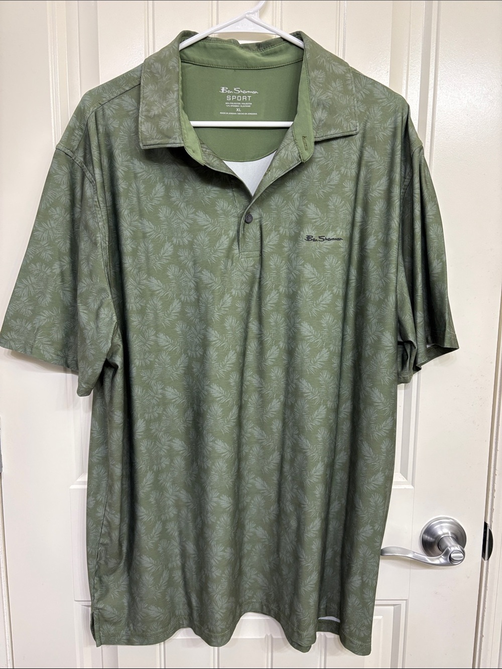 Ben Sherman Sport Green Short-Sleeve Polo with Subtle Leaf Print
